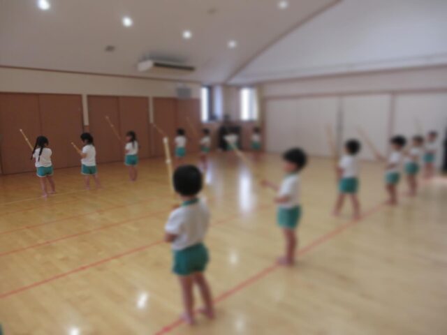 年中組さんの剣道（初めての竹刀）
